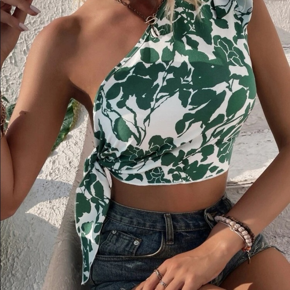 Boho floral  one shoulder top - Picture 2 of 7